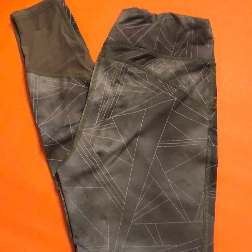 Hylete women’s workout tights size medium